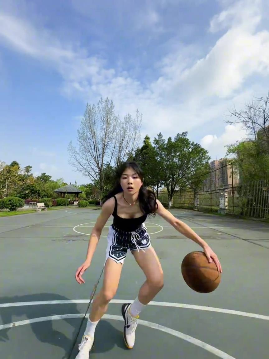 看著有點(diǎn)實(shí)力，敢背打我不？